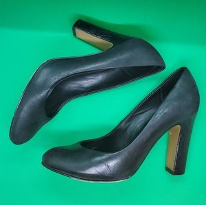Coach black pumps size 7 heels